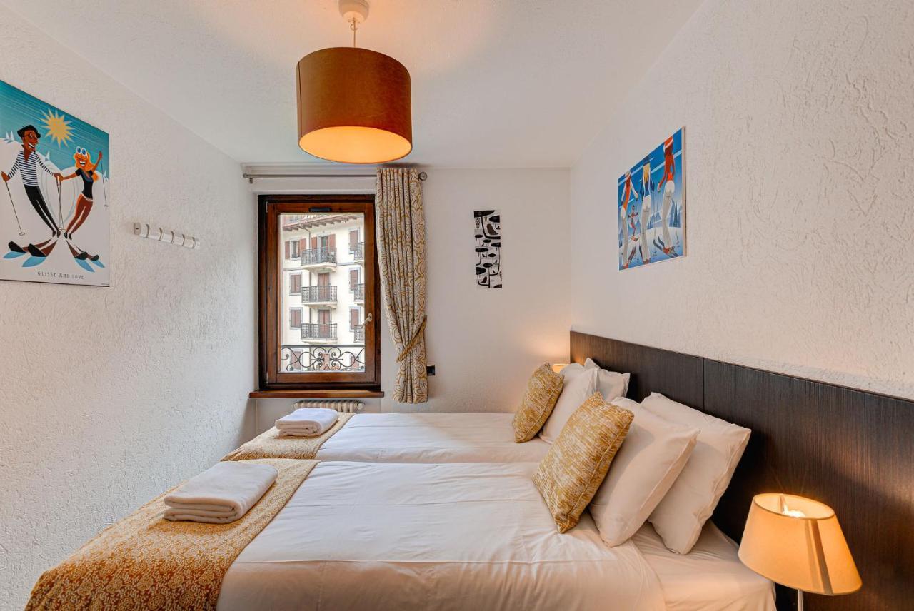 Apartment Cosmiques - Alpes Travel - Central Chamonix - Sleeps 4 Extérieur photo