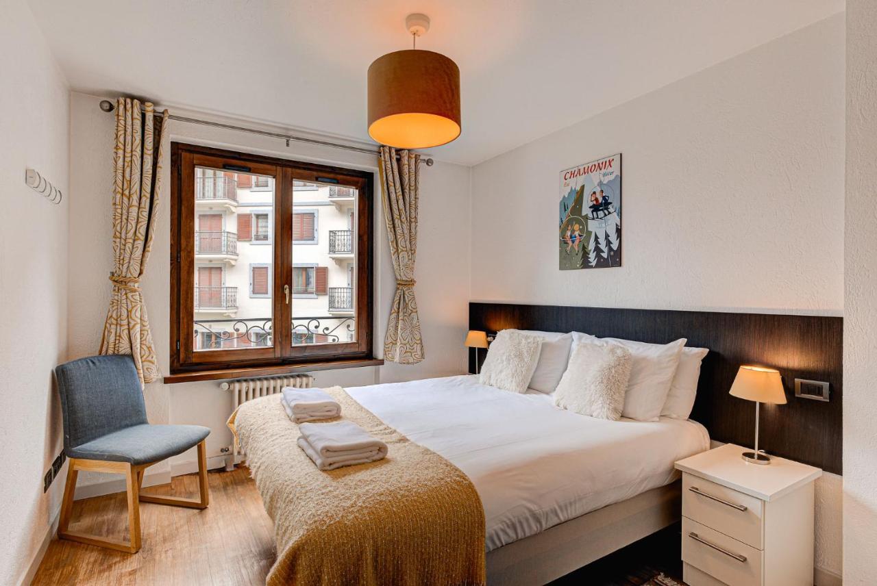 Apartment Cosmiques - Alpes Travel - Central Chamonix - Sleeps 4 Extérieur photo