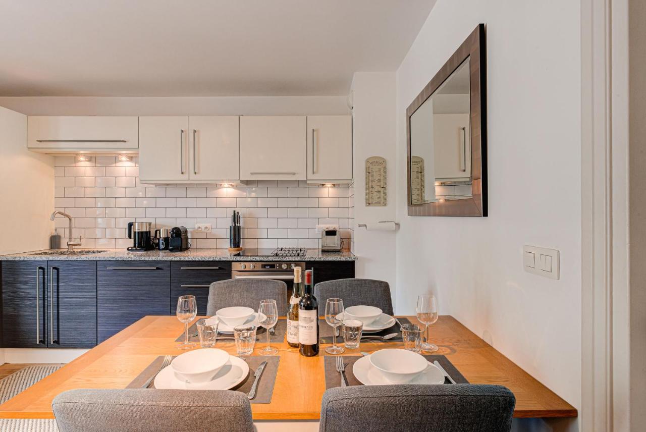 Apartment Cosmiques - Alpes Travel - Central Chamonix - Sleeps 4 Extérieur photo