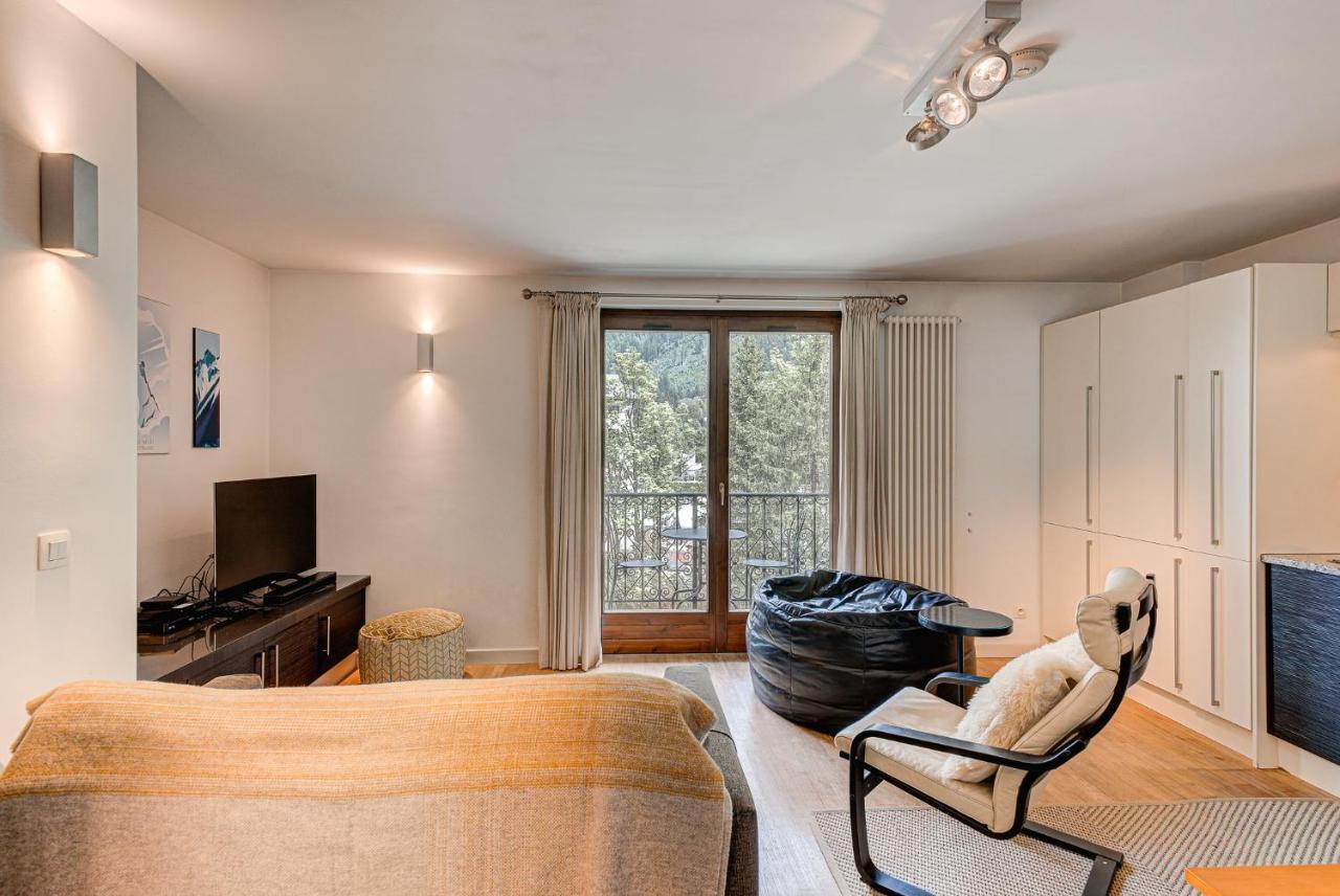 Apartment Cosmiques - Alpes Travel - Central Chamonix - Sleeps 4 Extérieur photo