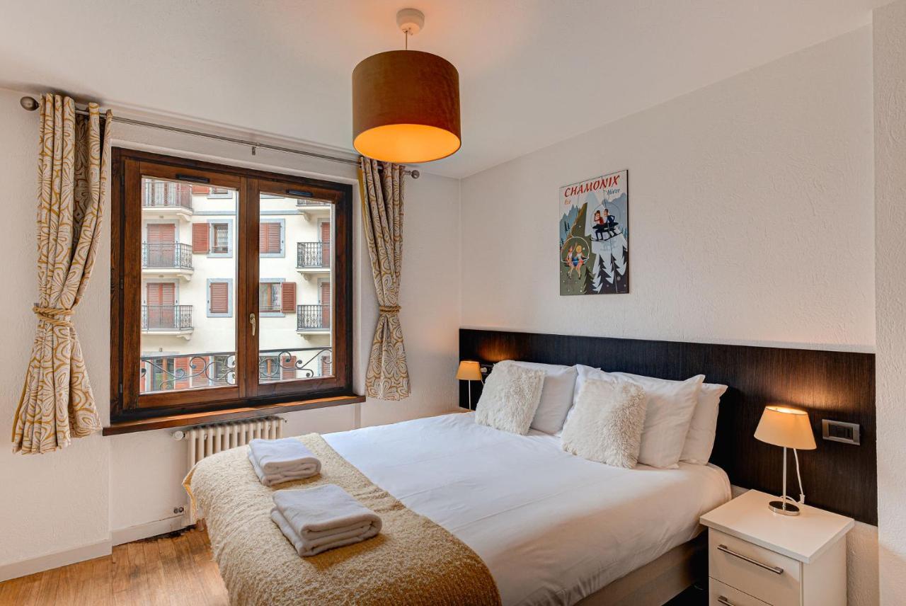 Apartment Cosmiques - Alpes Travel - Central Chamonix - Sleeps 4 Extérieur photo