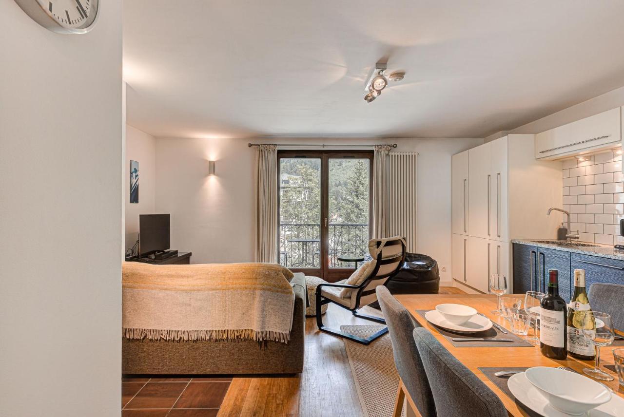 Apartment Cosmiques - Alpes Travel - Central Chamonix - Sleeps 4 Extérieur photo