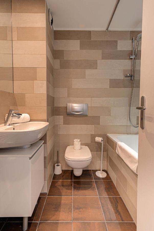 Apartment Cosmiques - Alpes Travel - Central Chamonix - Sleeps 4 Extérieur photo